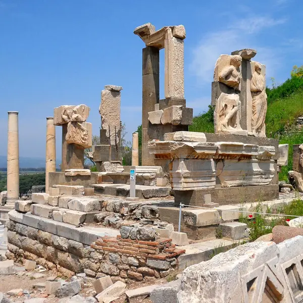 Temple of Artemis at Ephesus - Turkey - Wonder World - PackExplore
